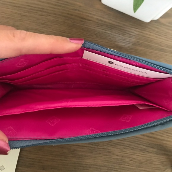 LAST 1🔥Vera Bradley RFID Front Zip Wristlet Geo - Picture 4 of 7